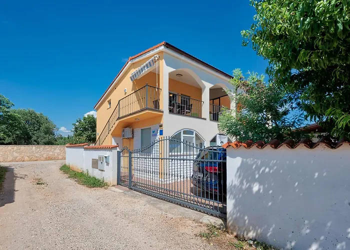 Teuta - A And A Sea View Peroj