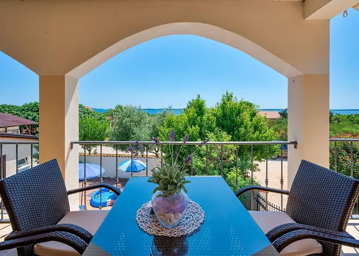 Appartement Teuta - A And A Sea View