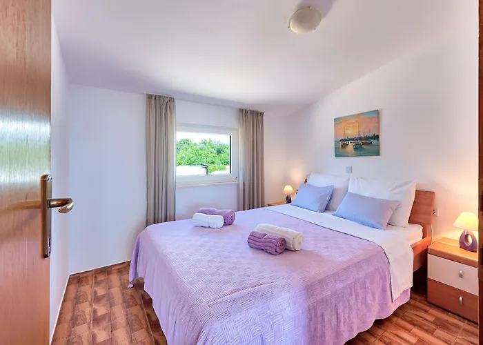 Teuta - A And A Sea View Appartement