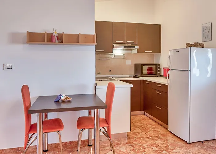 Teuta - A And A Sea View *