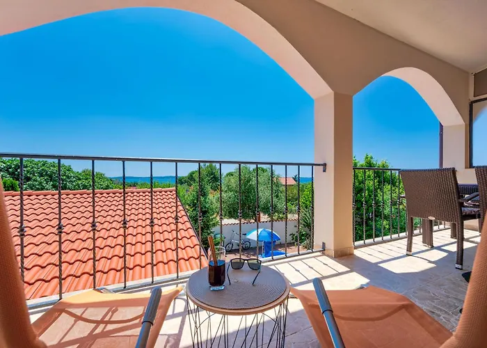 Teuta - A And A Sea View 페로이