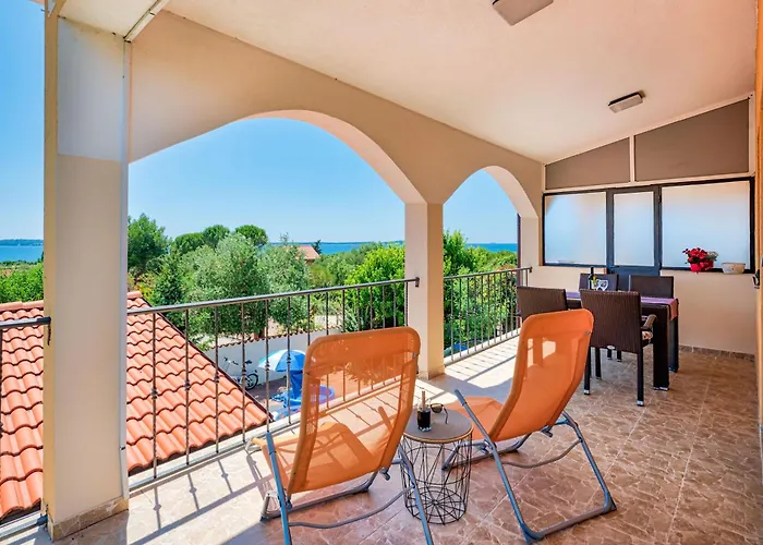 Appartement Teuta - A And A Sea View Peroj