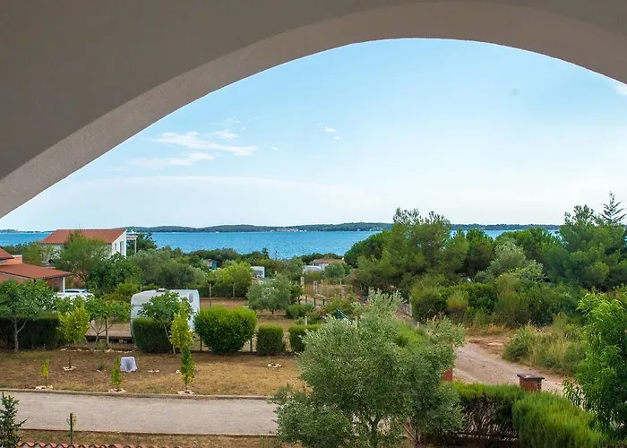 Teuta - A And A Sea View *