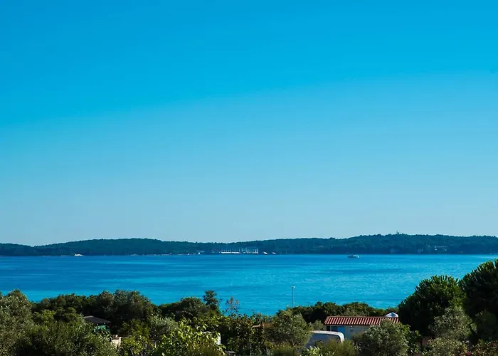 Teuta - A And A Sea View Peroj