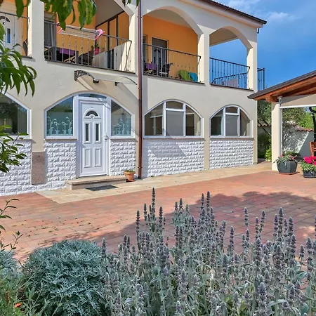 Teuta Apartments - A Beach And A Sea View * Peroj